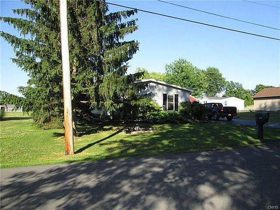 3rd image of 362 Centre St