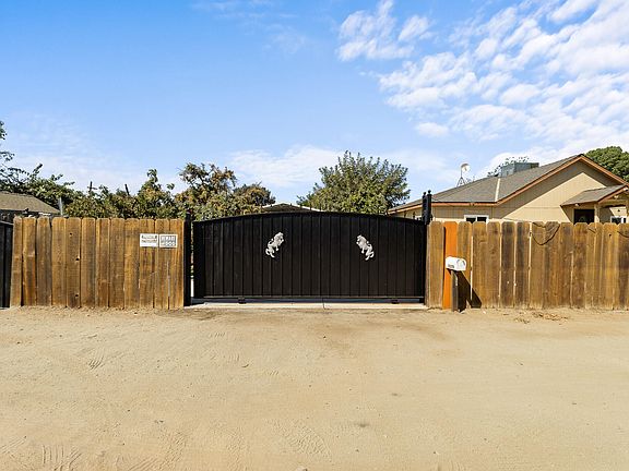 3rd image of 25769 Hypericum Road