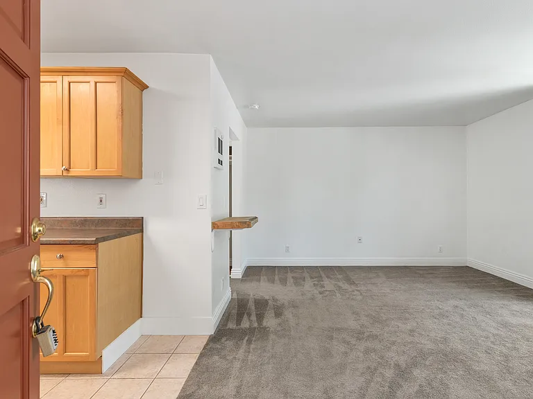 2850 Reynard Way #21 — Photo 6