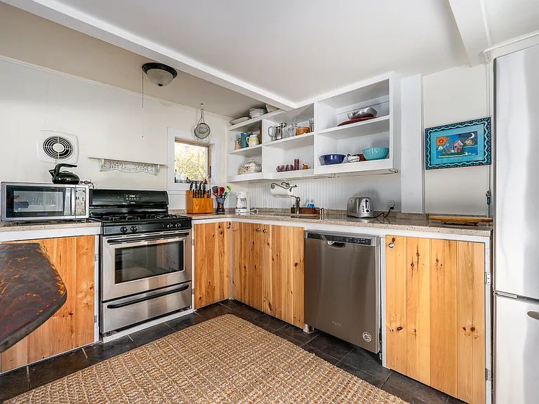 415 Barlows Landing Rd — Photo 18