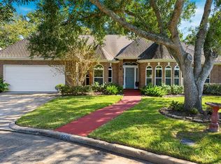 4506 Lake Village Dr, Weston Lakes, TX 77441