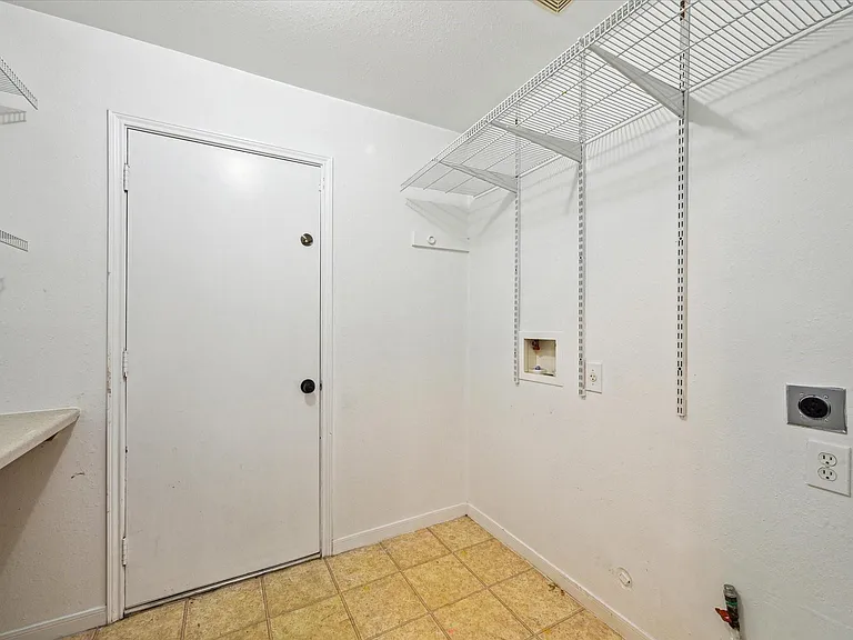 3402 Fox Ct — Photo 25