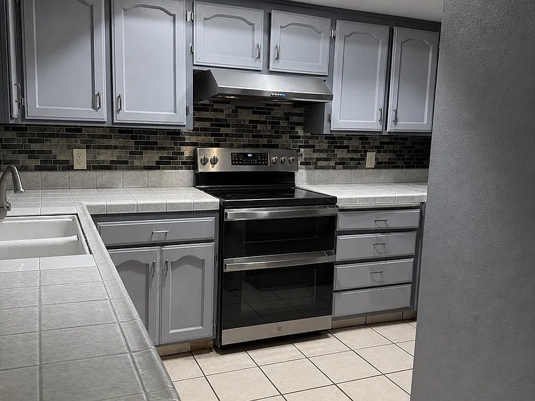 3665 W Harvard Ave — Photo 3