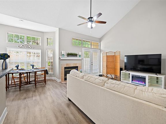 5th image of 1423 Farrindon Cir