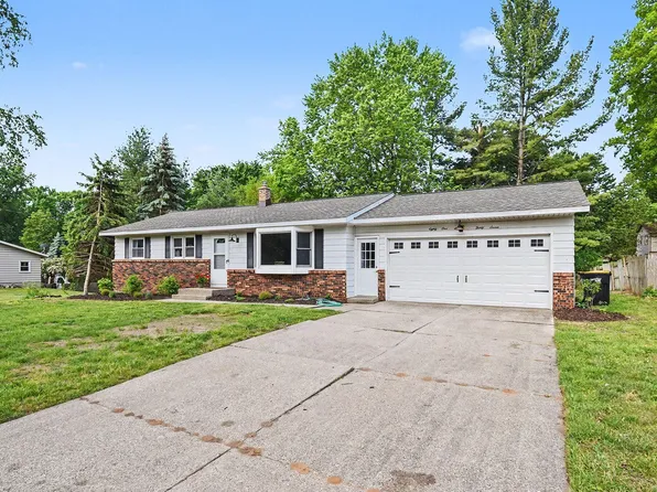 8137 Hearthway Ave, Jenison, MI 49428