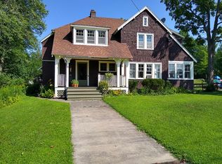 81 Maple St, Hinsdale, MA 01235