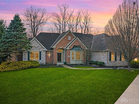 5th image of 771 Cedar Dr