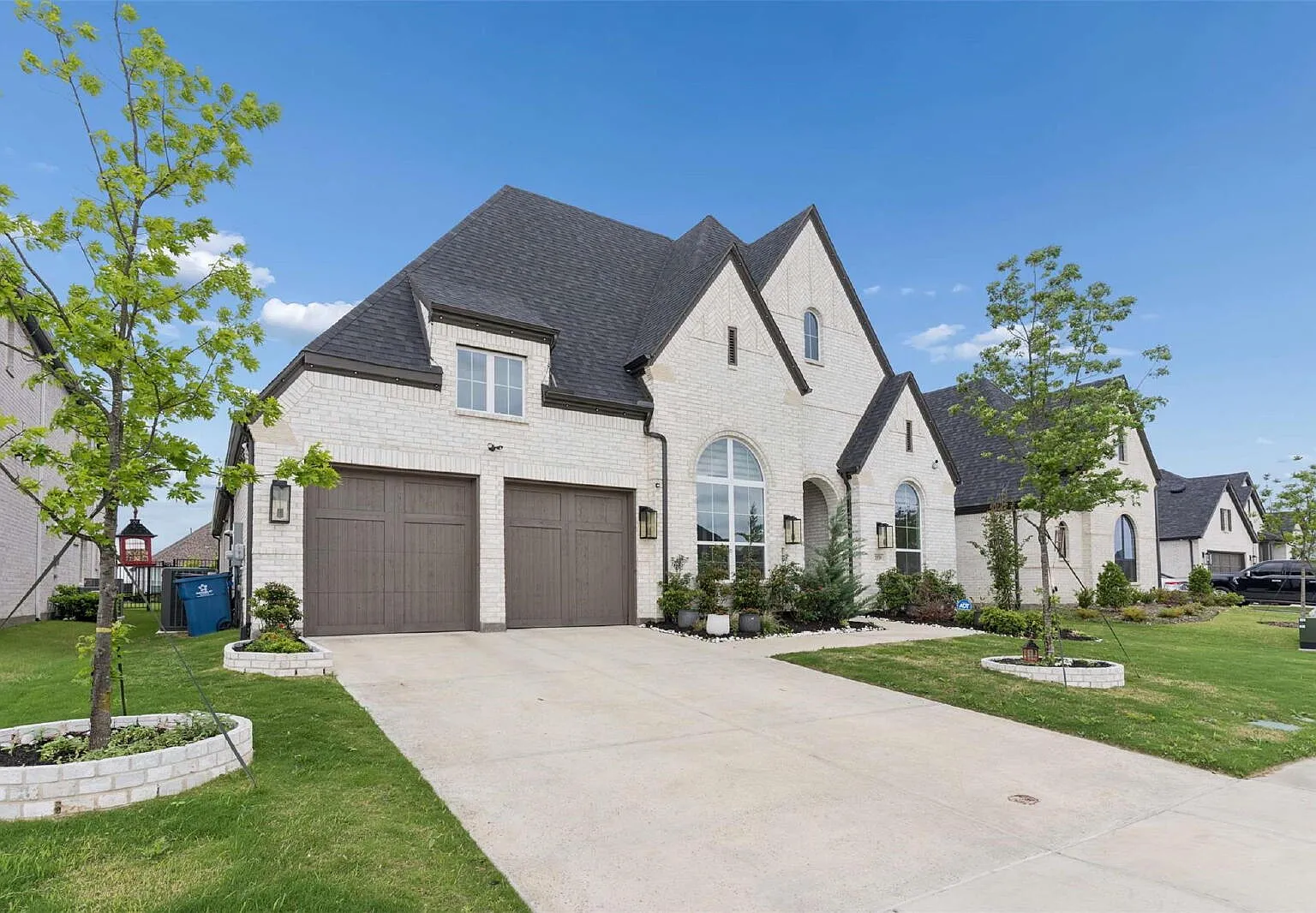 4 bed, 5.5 bath, 3033 sqft, $4,200 — Photo 1