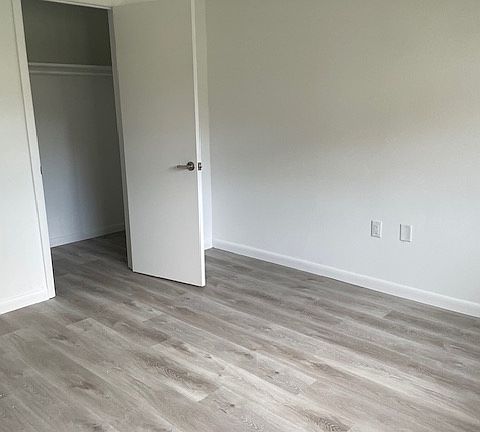 5th image of 7216 Grevilla Ave S #1B