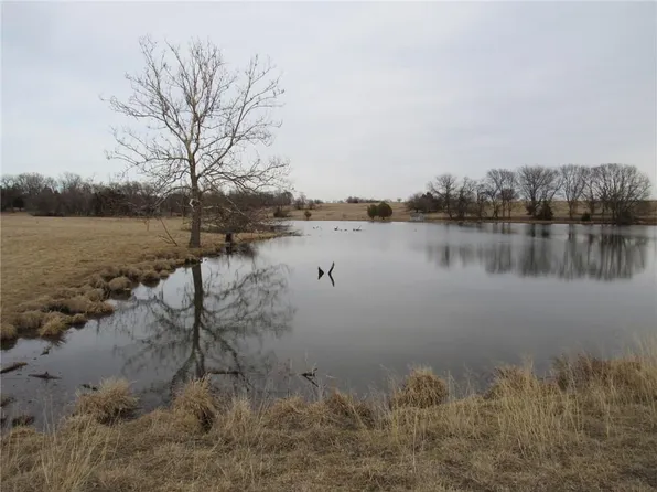 W 303rd St, Paola, KS 66071