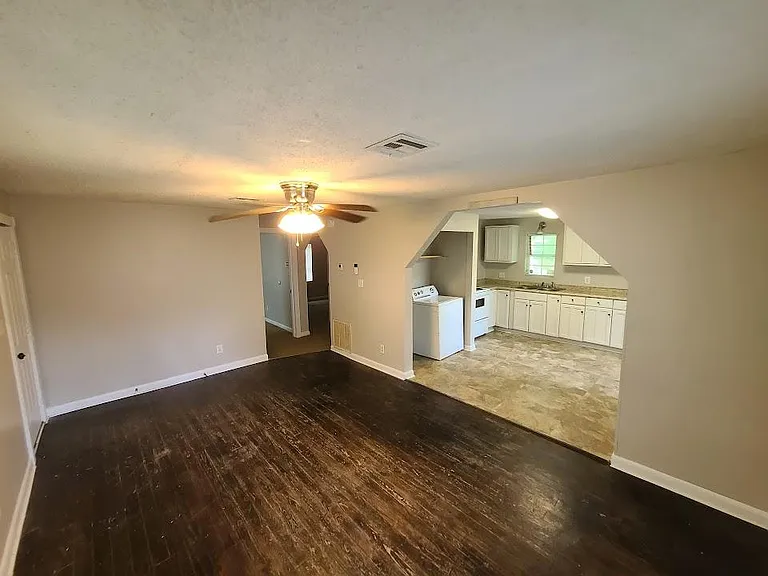 112 Woodrow St — Photo 9