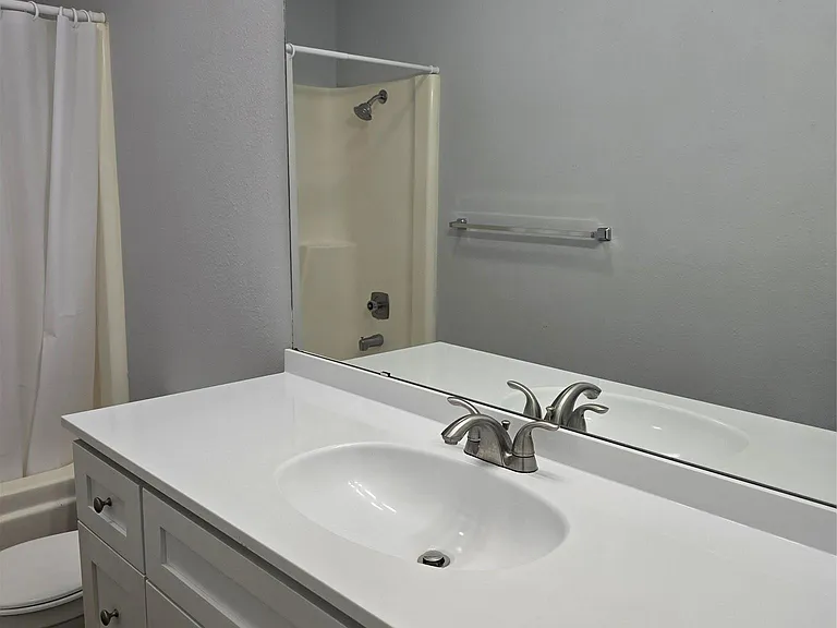 1106 Fauntleroy Trl #B — Photo 17