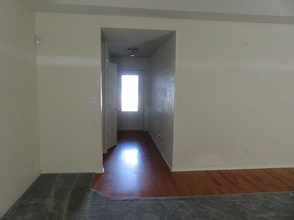 3rd image of 1340 Sycamore Dr