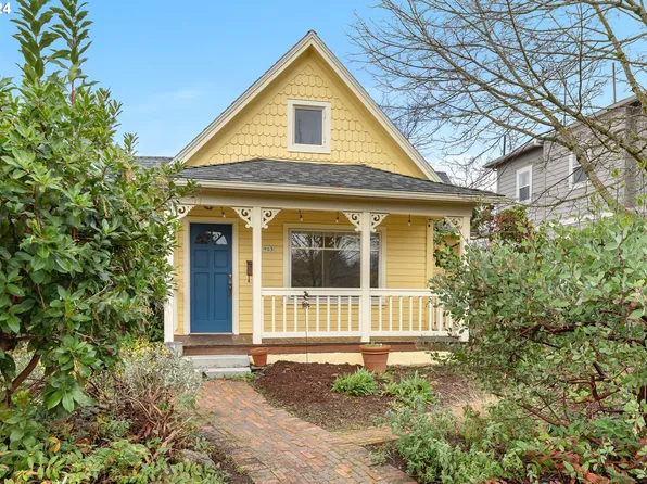 903 NE Rosa Parks Way, Portland, OR 97211