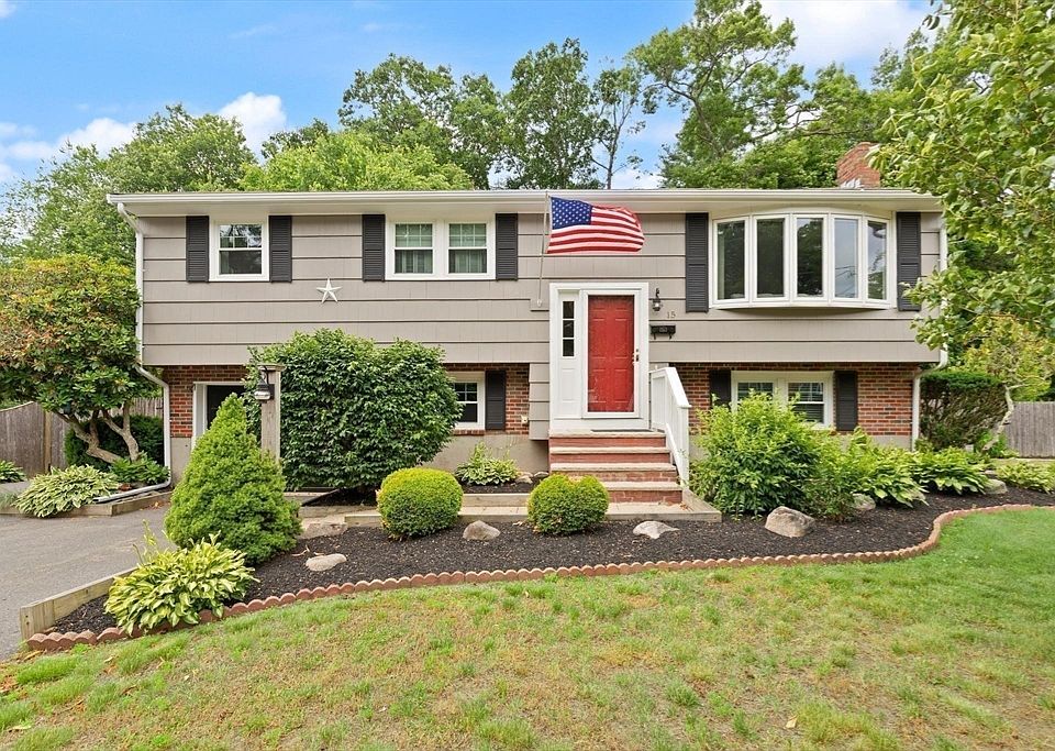 1st image of 15 W Meadow Dr