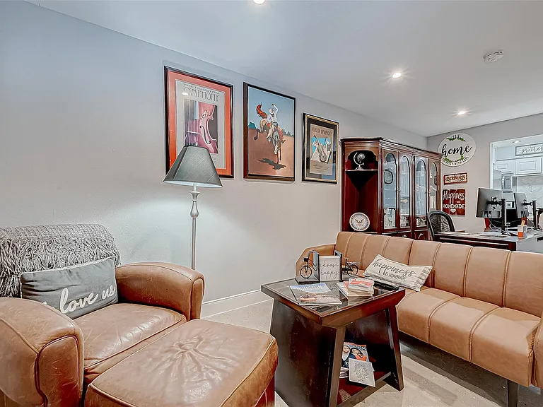 1860 White Oak Dr #375 — Photo 6