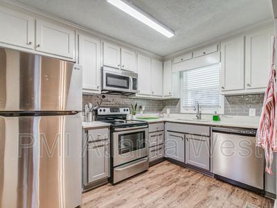 2519 Lakeshore Dr NE, Conyers, GA, 30012