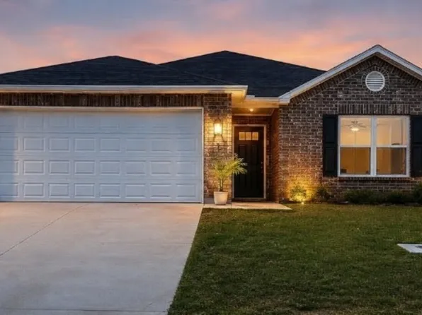 2107 S Amarillo Dr, Claremore, OK 74019