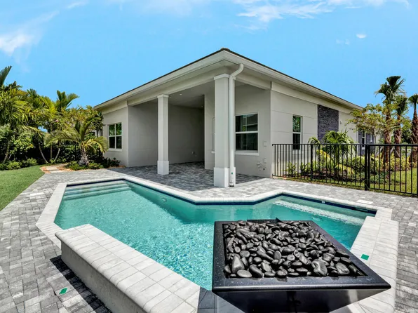 10005 Driftwood Way, Palm Beach Gardens, FL 33412