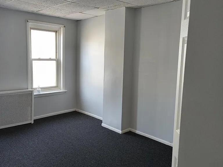 427 Elmer St — Photo 3