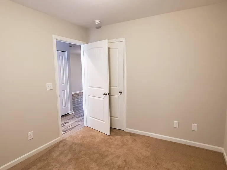 129 Nobility Dr — Photo 9