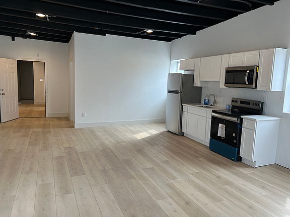 3rd image of 2604-06 E Lehigh Ave #3
