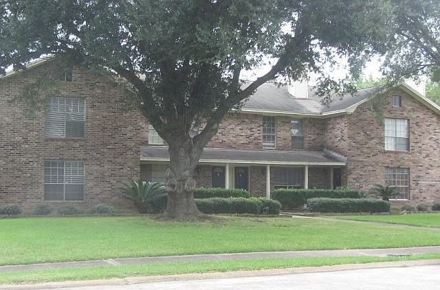 1st image of 8180 Willow Bend Dr APT A