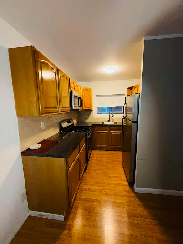 3 bed, $3,200 — Photo 4