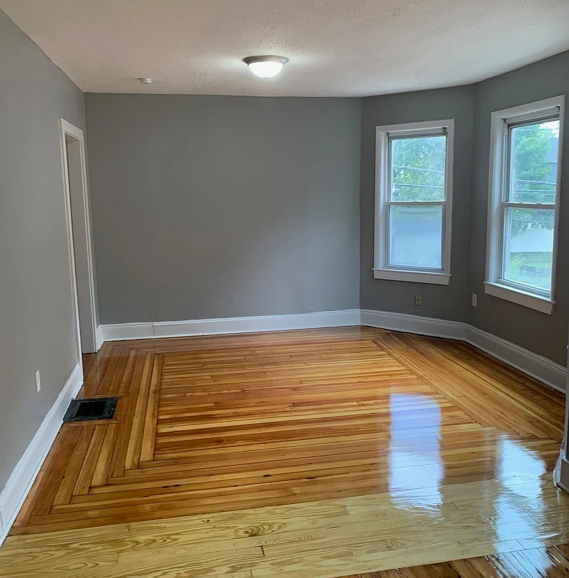 3 bed, 1.0 bath, 1183 sqft, $2,700 — Photo 4