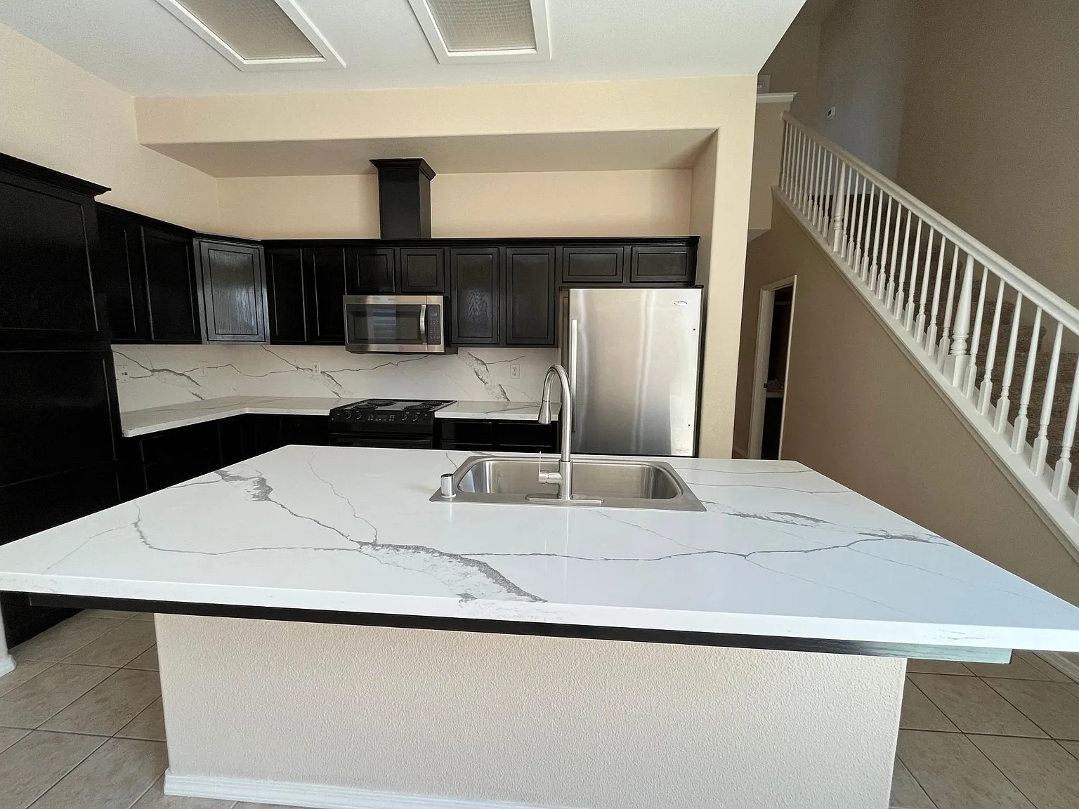 626 W Casanova Ln photo 1