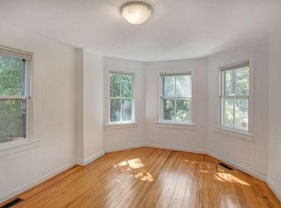 100 Rosser Ave E, Charlottesville, VA 22903