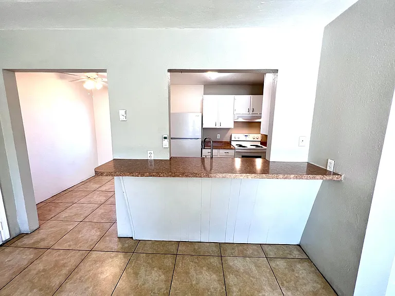 5125 E 2nd St #4 — Photo 4
