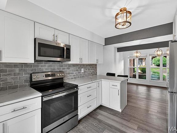 5th image of 1090 Humber Cir