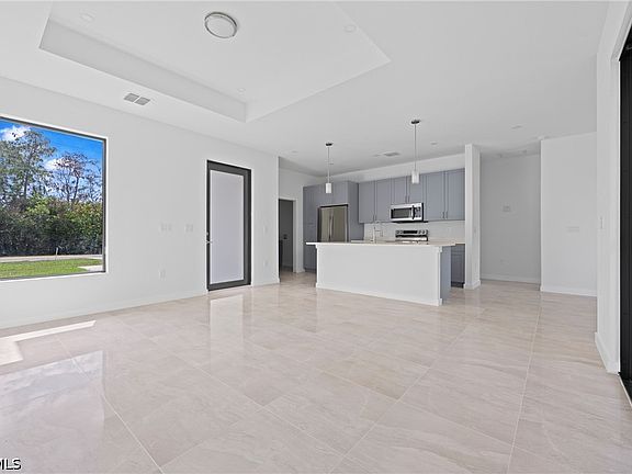 4th image of 1133 Alvin Ave