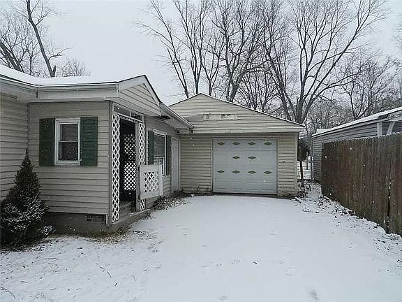 3rd image of 2713 S Tibbs Ave