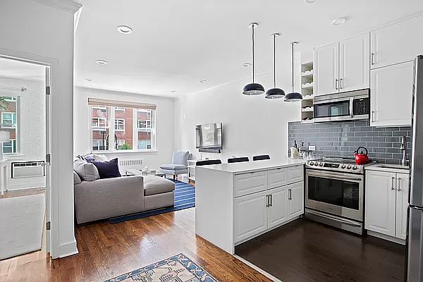 1st image of 11 Charlton St APT 3A