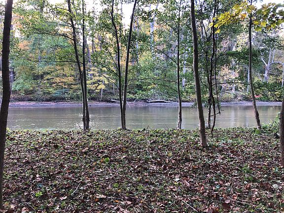 Chagrin River -west border