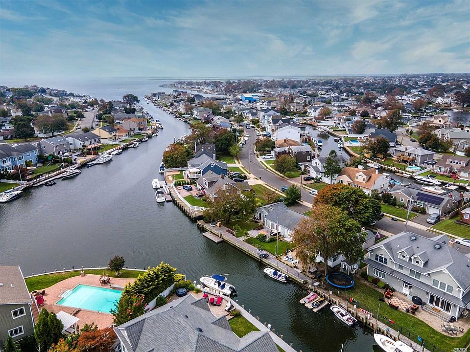 107 Beach Rd, Massapequa, NY 11758 Zillow