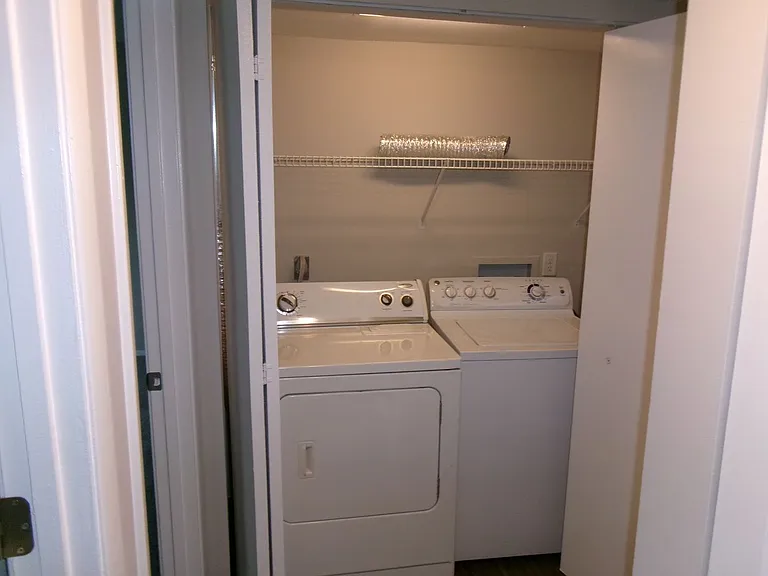 Coventry Court West Apartments — Photo 75
