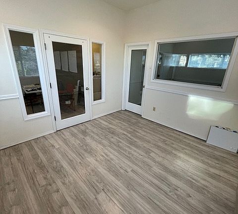 5th image of 906 6th St S #M