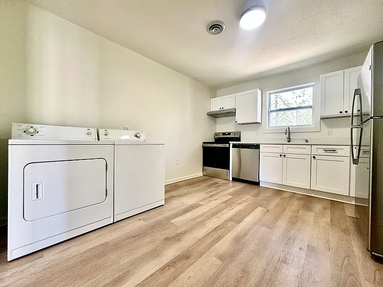 1 Moore Cir #4 — Photo 7
