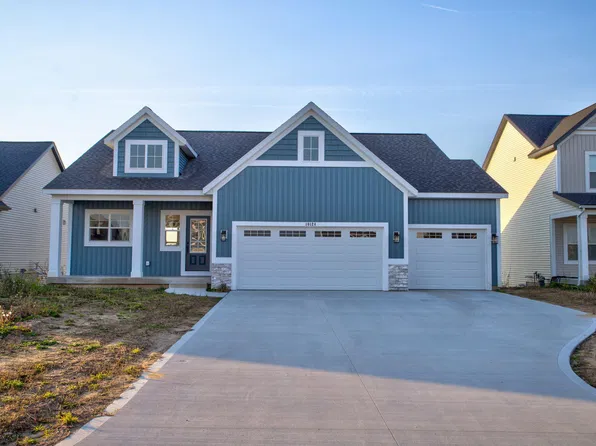 10124 Strawberry Ln, Zeeland, MI 49464