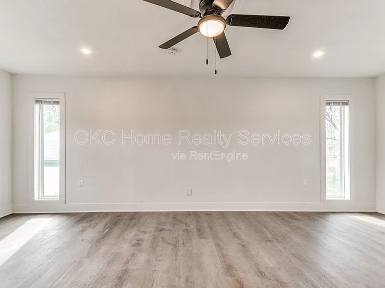 1812 W Noble Ave — Photo 41