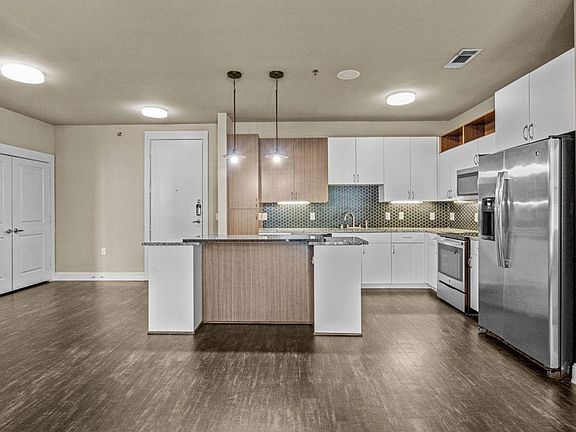 5th image of 1965 Matilda St #303