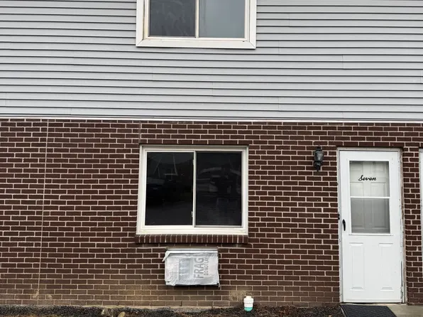 1306 Meriden Rd, Waterbury, CT 06705