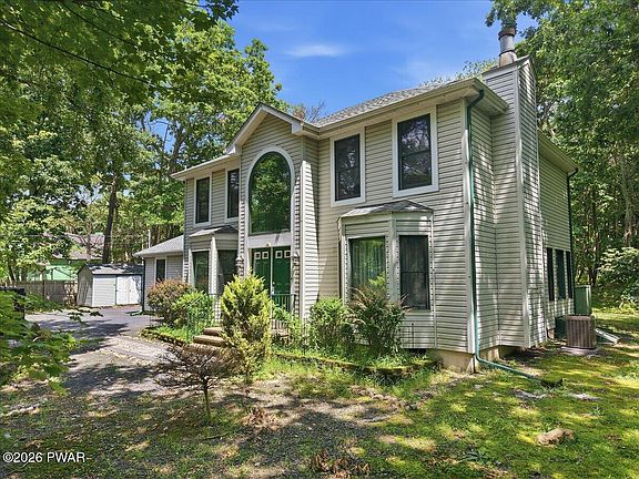 2nd image of 118 Robin Ln