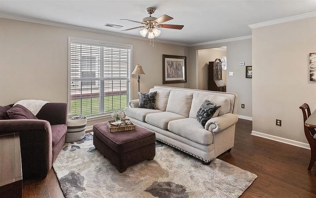 3 bed, 2.0 bath, 1668 sqft, $1,900 — Photo 4