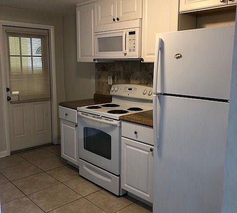 4th image of 8140 W Miss Maggie Dr