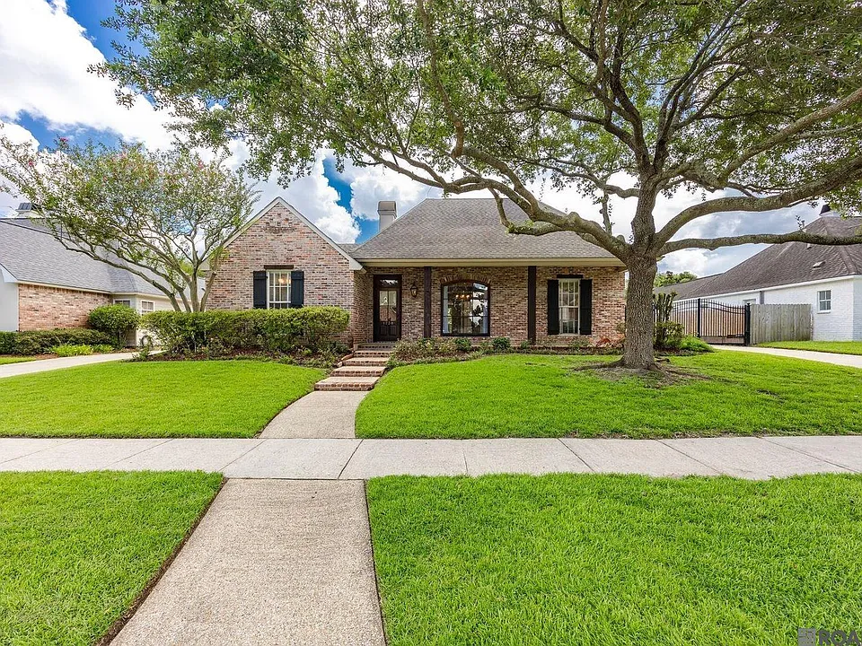 1738 Great Oak Dr