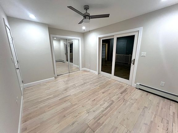 5th image of 250 Lake Dr